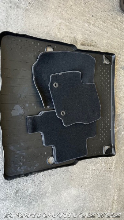 Ford Ostatní modely S-MAX 2,2   tdci 147kw 1800