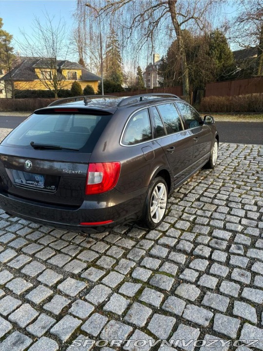 Škoda Superb 2,0   2 2011