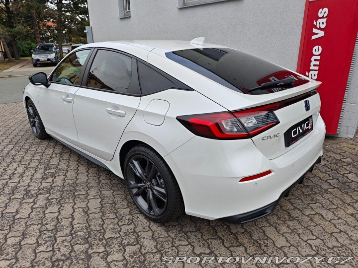 Honda Civic 2.0 e:HEV SPORT rezervace 2026
