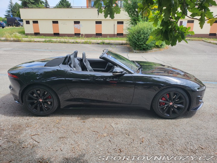 Jaguar F-Type osobní 2022
