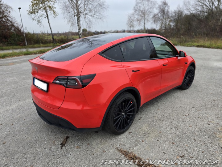 Tesla Model Y  2023
