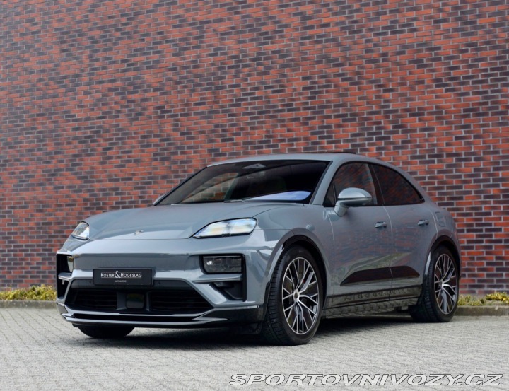 Porsche Macan Turbo | Pasažier Display 2025