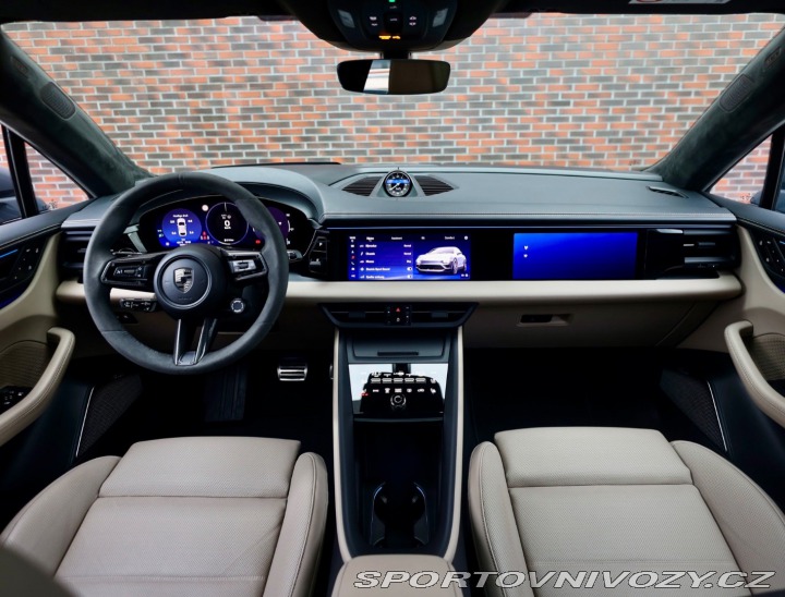 Porsche Macan Turbo | Pasažier Display 2025