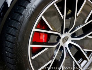 Porsche Macan Turbo | Pasažier Display 2025