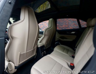 Porsche Macan Turbo | Pasažier Display 2025