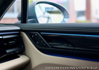 Porsche Macan Turbo | Pasažier Display 2025