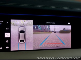 Porsche Macan Turbo | Pasažier Display 2025