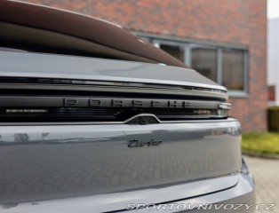 Porsche Macan Turbo | Pasažier Display 2025