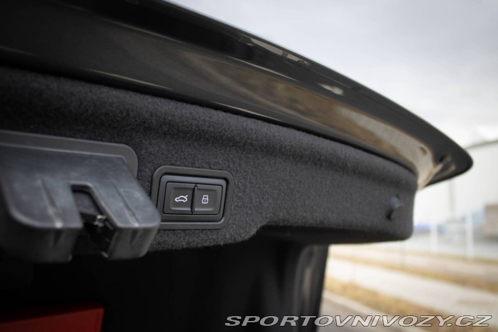 Audi S8 / SVK auto / TOP STAV! / 2015