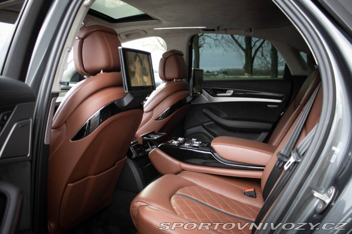 Audi S8 / SVK auto / TOP STAV! / 2015