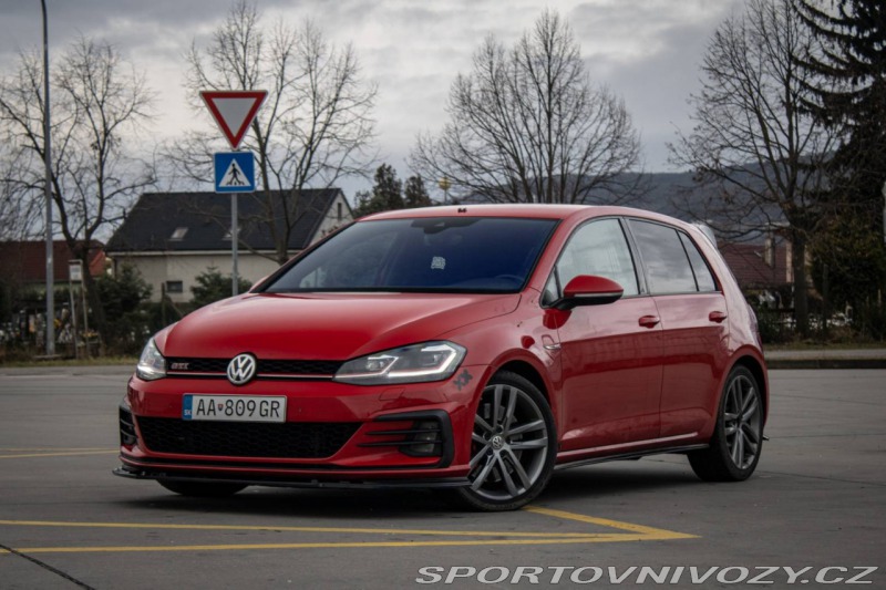 Volkswagen Golf GTI Performance 2.0 TSI