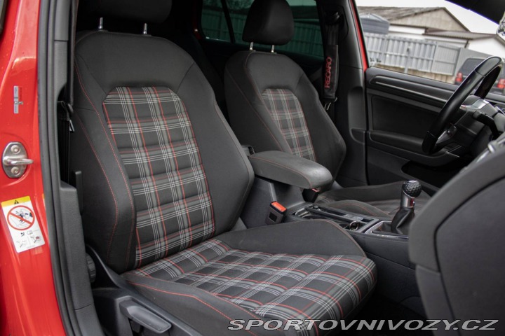 Volkswagen Golf GTI Performance 2.0 TSI 2018