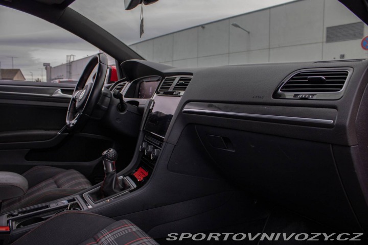 Volkswagen Golf GTI Performance 2.0 TSI 2018