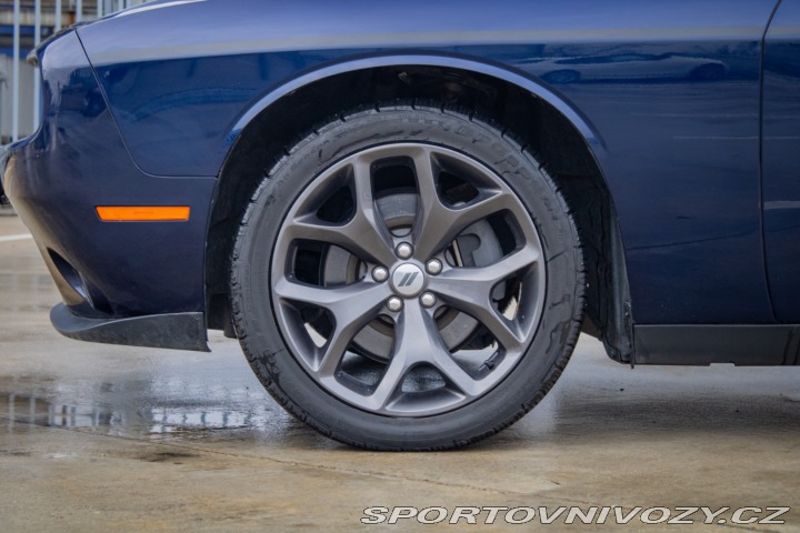 Dodge Challenger 3.6L V6 AT8, 224 kW, RWD 2015
