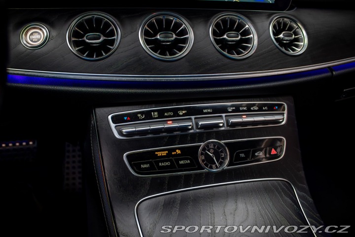 Mercedes-Benz E Kupé  400 4MATIC A/T / AJ 2017