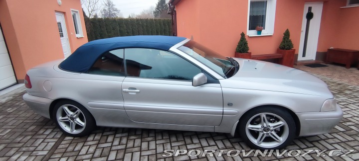 Volvo C70  2003