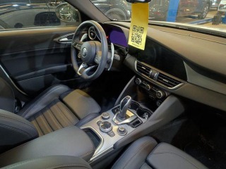 Alfa Romeo Giulia 2.0 Turbo 206kW AT8-Q4 Ve 2024