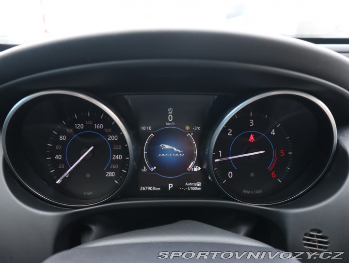 Jaguar XE Pure E-Performance 2016