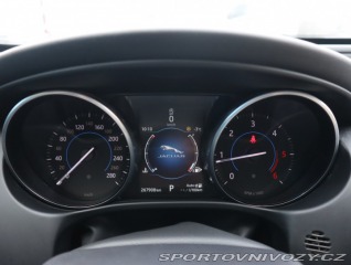 Jaguar XE Pure E-Performance 2016