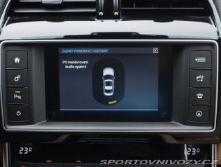 Jaguar XE Pure E-Performance 2016