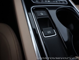 Jaguar XE Pure E-Performance 2016