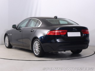 Jaguar XE Pure E-Performance 2016