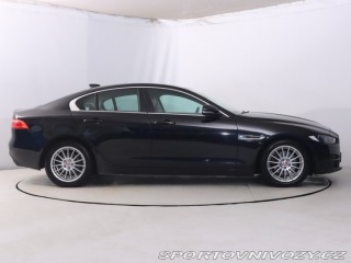 Jaguar XE Pure E-Performance 2016