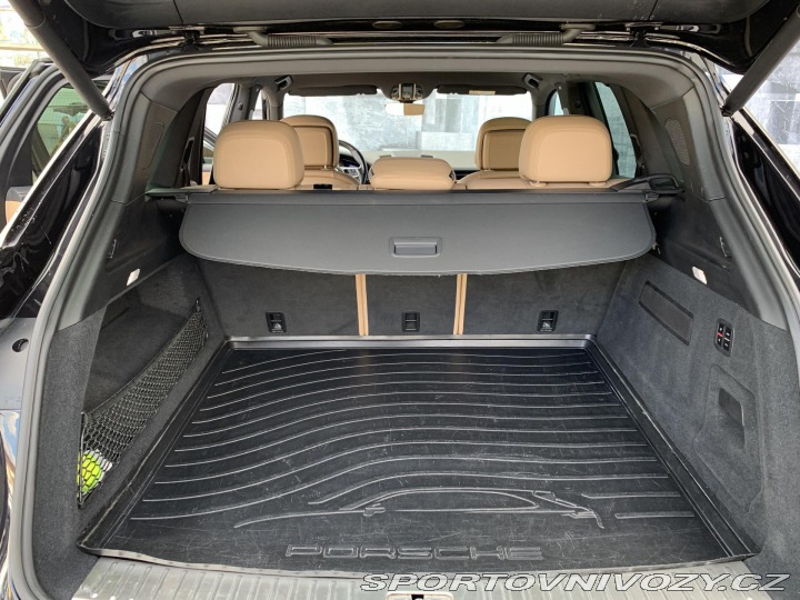 Porsche Cayenne 3.0i, 250KW, VZDUCH, ZÁRU 2019