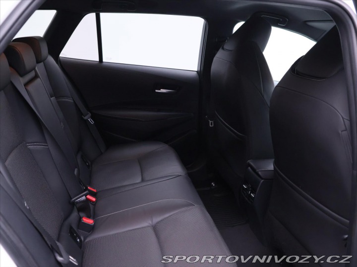 Toyota Corolla 2,0 e-CVT 132kW Executive 2021