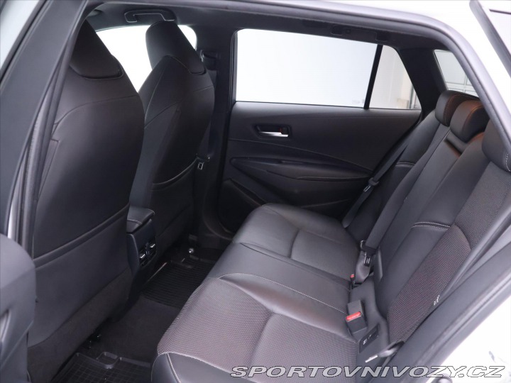 Toyota Corolla 2,0 e-CVT 132kW Executive 2021