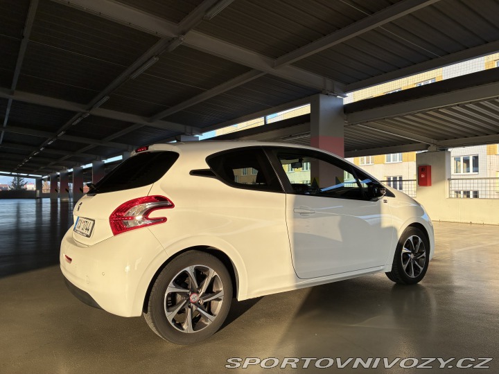 Peugeot Ostatní modely 208 2013