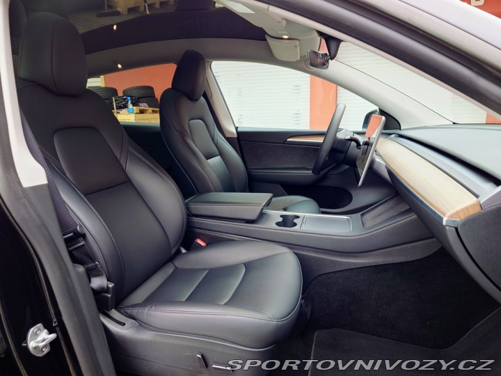 Tesla Model Y Long Range Dual Motor pro 2023