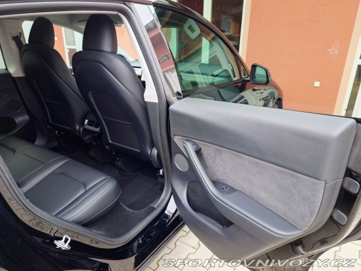 Tesla Model Y Long Range Dual Motor pro 2023