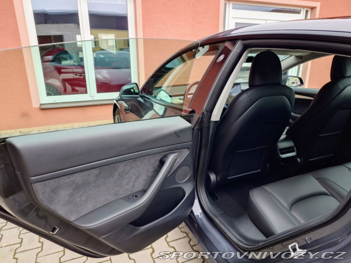 Tesla Model 3 Standard Range  239 kW SO 2021