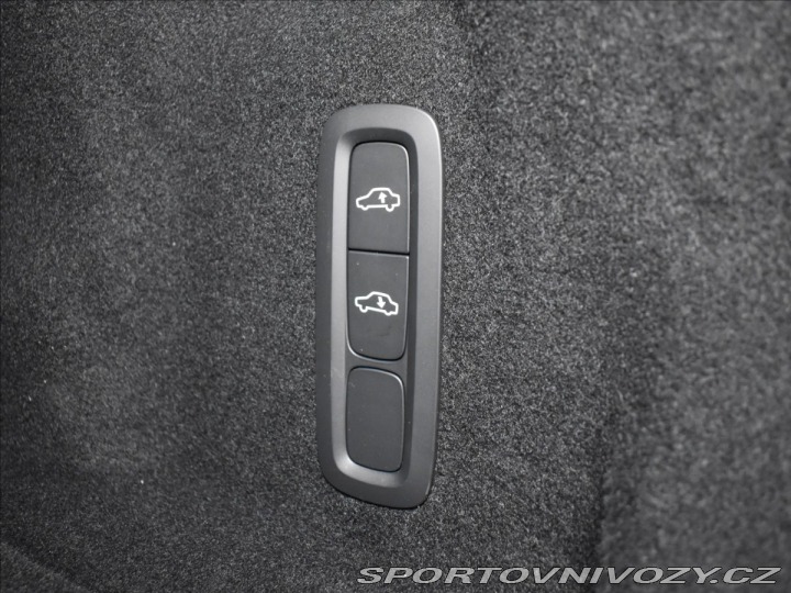 Volvo Ostatní modely XC60 2,0 T6 AWD Ultra B&W, 2025