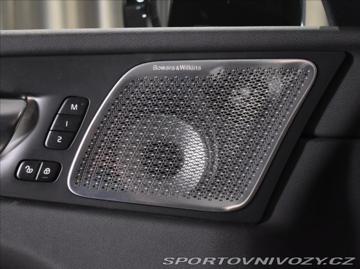 Volvo Ostatní modely XC60 2,0 T6 AWD Ultra B&W, 2025