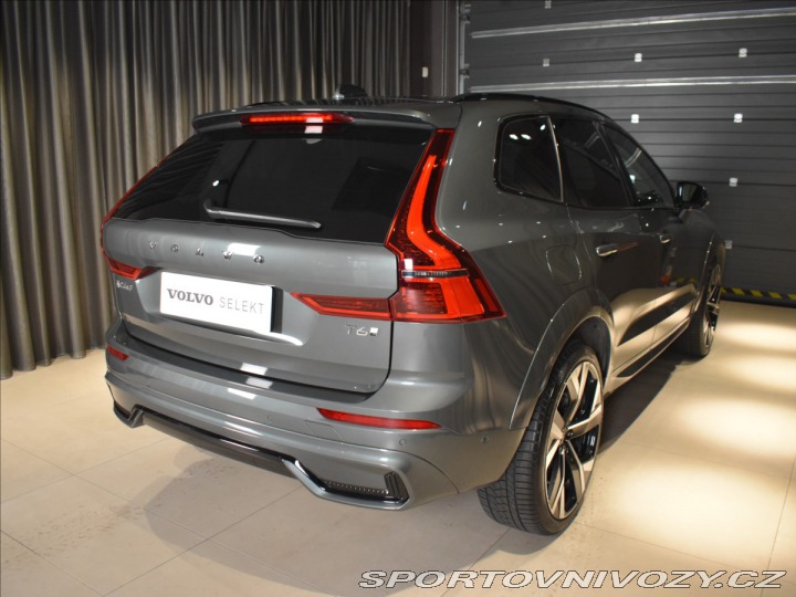 Volvo Ostatní modely XC60 2,0 T6 AWD Ultra B&W, 2025