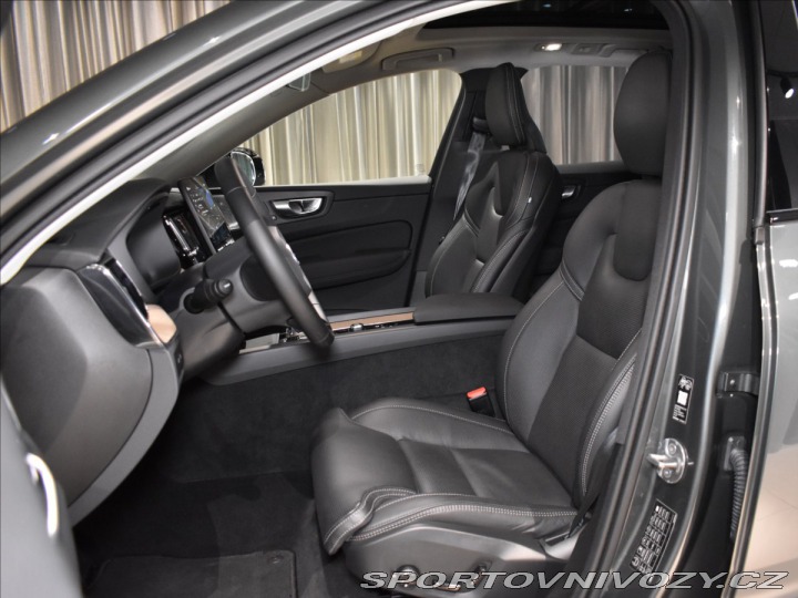 Volvo Ostatní modely XC60 2,0 T6 AWD Ultra B&W, 2025