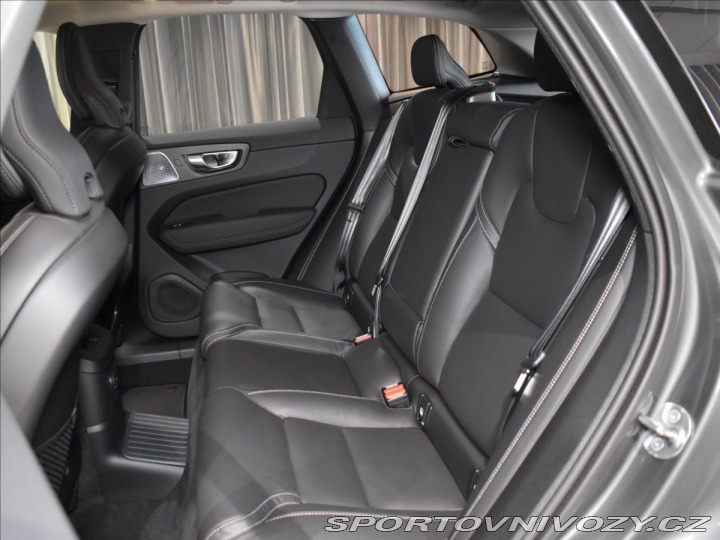 Volvo Ostatní modely XC60 2,0 T6 AWD Ultra B&W, 2025