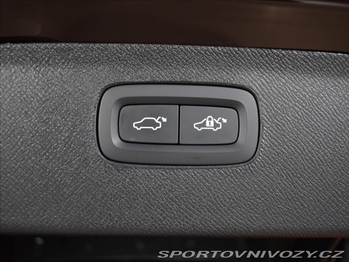 Volvo Ostatní modely XC90 2,0 T8 AWD Ultra Vzduch,P 2025