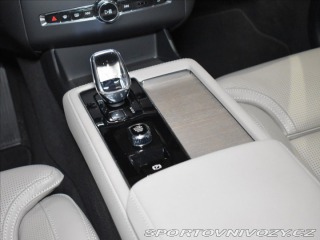 Volvo Ostatní modely XC90 2,0 T8 AWD Ultra Vzduch,P 2025
