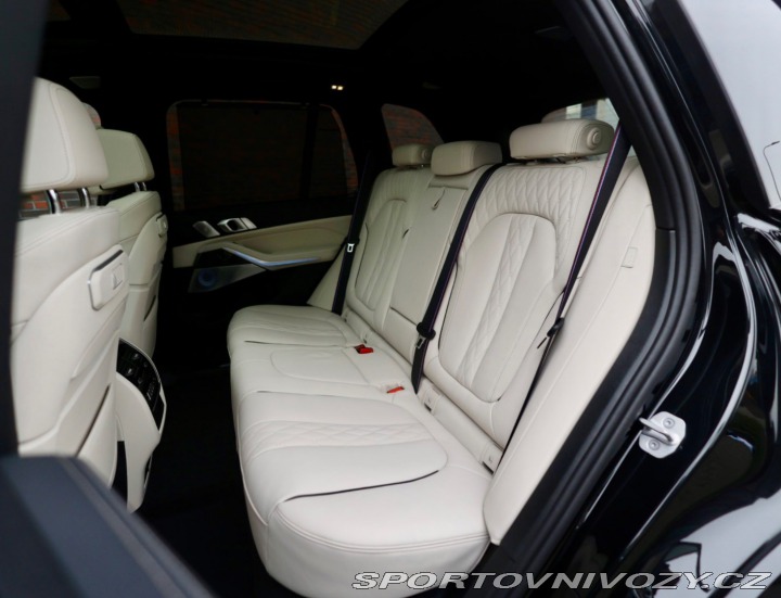 BMW X5 50e xDrive M SPORT | IND 2024