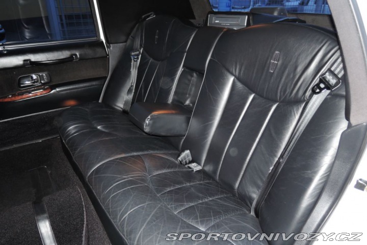 Ostatní značky Ostatní modely Lincoln Town Car 4,6 Limuzína 9.m Pronájem 1995