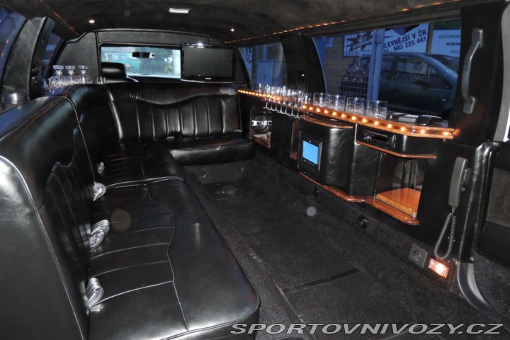 Ostatní značky Ostatní modely Lincoln Town Car 4,6 Limuzína 9.m Pronájem 1995