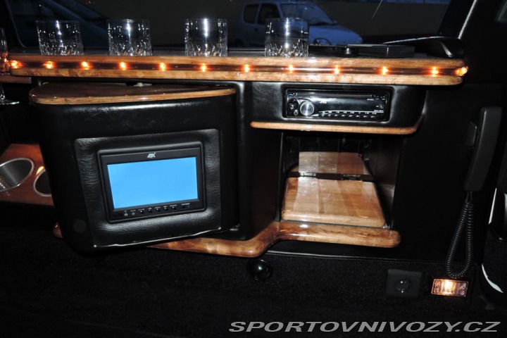 Ostatní značky Ostatní modely Lincoln Town Car 4,6 Limuzína 9.m Pronájem 1995