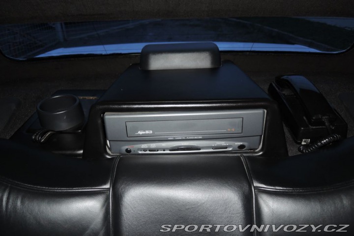 Ostatní značky Ostatní modely Lincoln Town Car 4,6 Limuzína 9.m Pronájem 1995