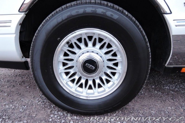 Ostatní značky Ostatní modely Lincoln Town Car 4,6 Limuzína 9.m Pronájem 1995