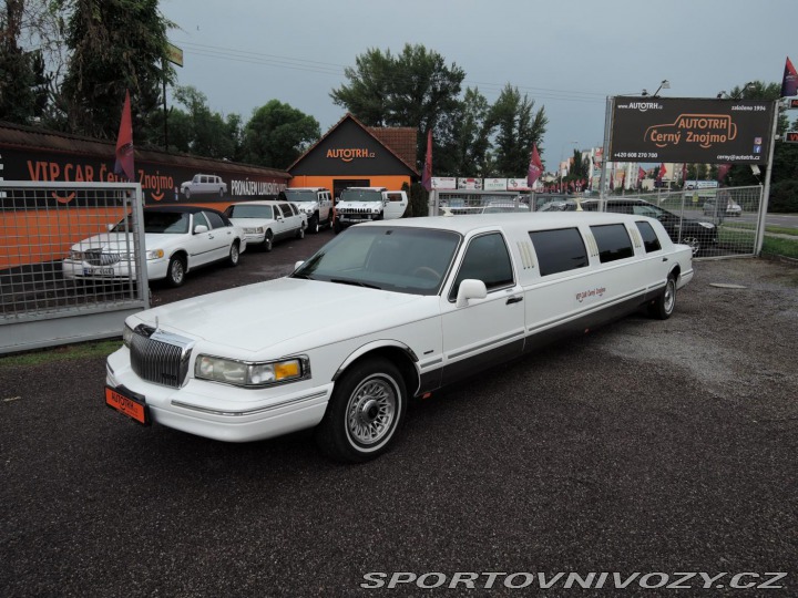 Ostatní značky Ostatní modely Lincoln Town Car 4,6 Limuzína 9.m Pronájem 1995