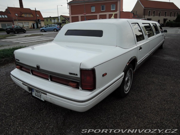 Ostatní značky Ostatní modely Lincoln Town Car 4,6 Limuzína 9.m Pronájem 1995