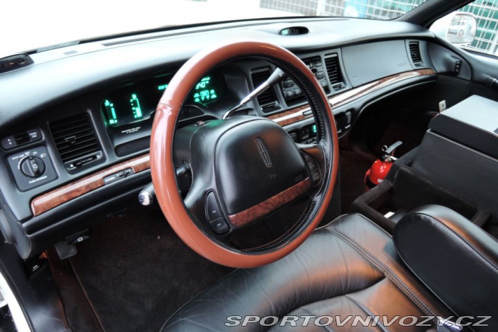 Ostatní značky Ostatní modely Lincoln Town Car 4,6 Limuzína 9.m Pronájem 1995